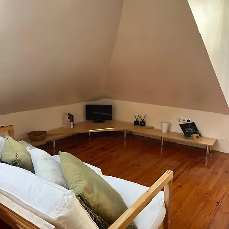 Inglesinhas Apartman *